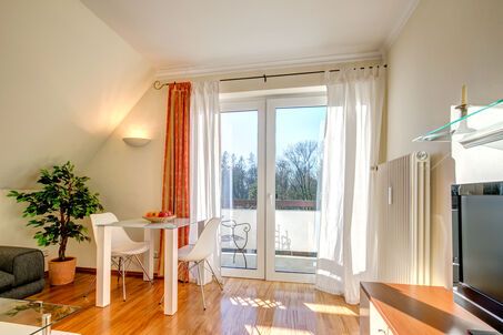 https://www.mrlodge.com/rent/2-room-apartment-munich-oberfoehring-1206