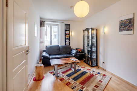 https://www.mrlodge.com/rent/2-room-apartment-munich-neuhausen-12502