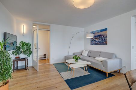 https://www.mrlodge.com/rent/4-room-apartment-munich-neuhausen-12883
