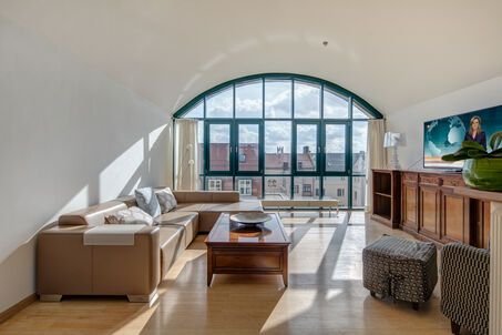 https://www.mrlodge.com/rent/3-zimmer-wohnung-muenchen-maxvorstadt-1607