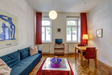 https://www.mrlodge.com/rent/2-room-apartment-munich-neuhausen-1659