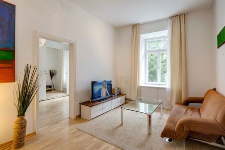 https://www.mrlodge.com/rent/2-room-apartment-munich-schwabing-1680