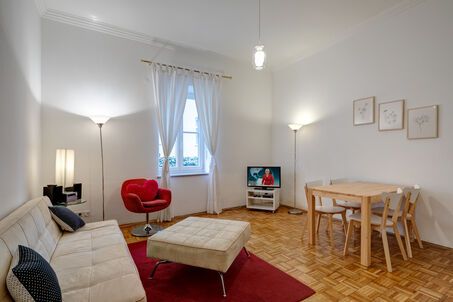 https://www.mrlodge.com/rent/2-room-apartment-munich-schwabing-2751