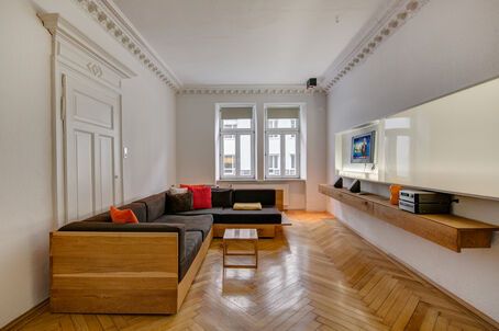 https://www.mrlodge.com/rent/4-room-apartment-munich-altstadt-3204