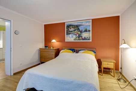 https://www.mrlodge.com/rent/1-room-apartment-munich-nymphenburg-3205