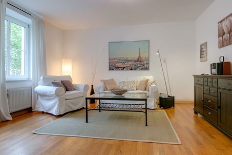 https://www.mrlodge.com/rent/2-room-apartment-munich-schwabing-3760