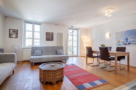 https://www.mrlodge.com/rent/2-room-apartment-munich-neuhausen-3848