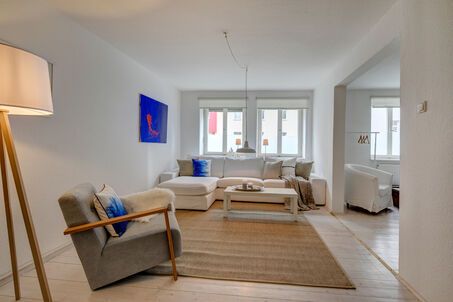 https://www.mrlodge.com/rent/1-room-apartment-munich-neuhausen-4047