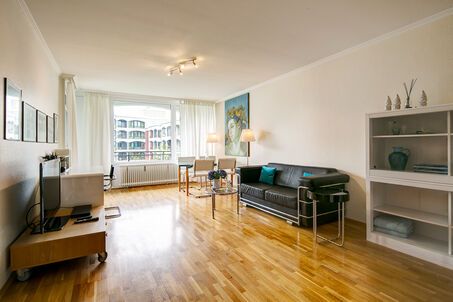 https://www.mrlodge.com/rent/2-room-apartment-munich-bogenhausen-4195