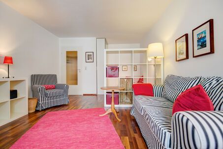 https://www.mrlodge.com/rent/1-room-apartment-munich-neuhausen-4307