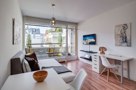 https://www.mrlodge.com/rent/1-room-apartment-munich-maxvorstadt-4320