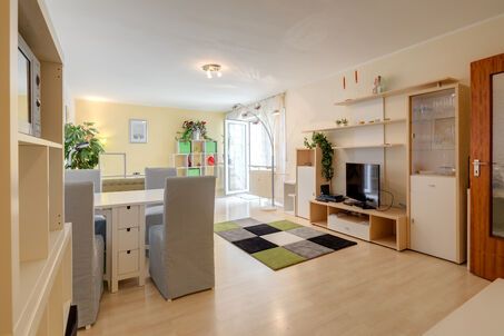 https://www.mrlodge.com/rent/1-room-apartment-munich-glockenbachviertel-4356