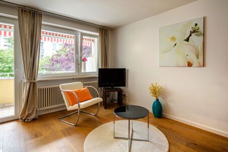 https://www.mrlodge.com/rent/1-room-apartment-munich-maxvorstadt-4546