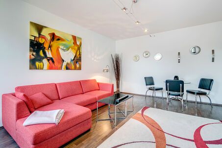 https://www.mrlodge.com/rent/2-room-apartment-munich-gaertnerplatzviertel-4657