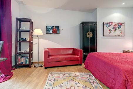 https://www.mrlodge.com/rent/1-room-apartment-munich-gaertnerplatzviertel-4904