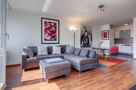 https://www.mrlodge.com/rent/2-zimmer-wohnung-muenchen-maxvorstadt-5033