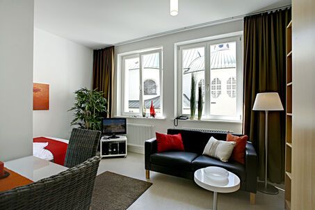 https://www.mrlodge.com/rent/1-room-apartment-munich-lehel-5086
