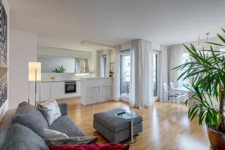 https://www.mrlodge.com/rent/2-room-apartment-munich-maxvorstadt-5441