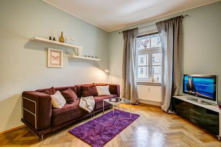 https://www.mrlodge.com/rent/2-room-apartment-munich-neuhausen-5459