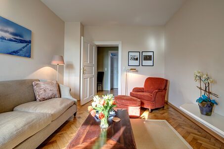 https://www.mrlodge.com/rent/2-room-apartment-munich-neuhausen-5759