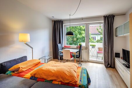 https://www.mrlodge.com/rent/1-room-apartment-munich-neuhausen-5827