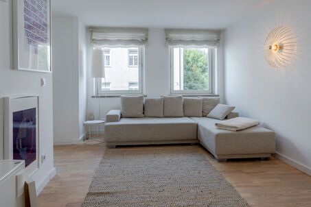https://www.mrlodge.com/rent/2-room-apartment-munich-schwabing-5987