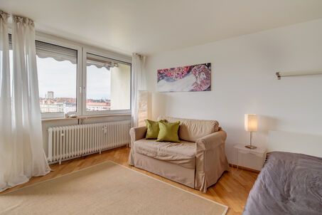 https://www.mrlodge.com/rent/1-room-apartment-munich-neuhausen-5988