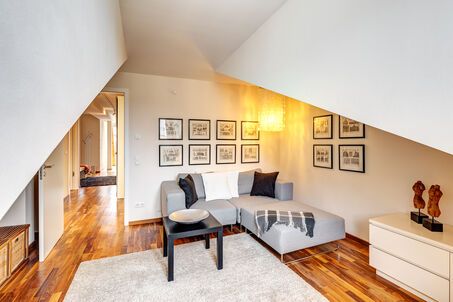 https://www.mrlodge.com/rent/3-room-apartment-munich-altstadt-5996