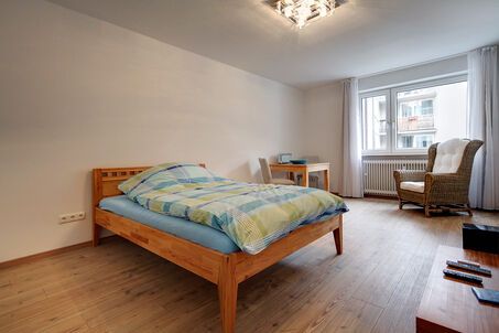 https://www.mrlodge.com/rent/1-room-apartment-munich-au-haidhausen-6049