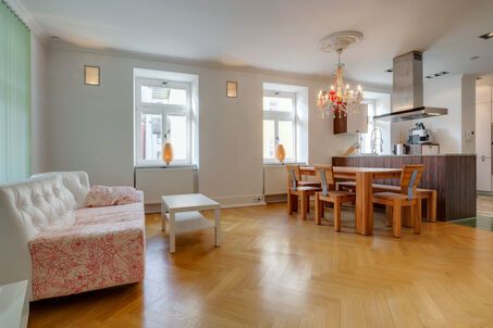 https://www.mrlodge.com/rent/3-room-apartment-munich-ludwigsvorstadt-6674