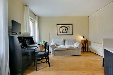 https://www.mrlodge.com/rent/1-room-apartment-munich-maxvorstadt-6781