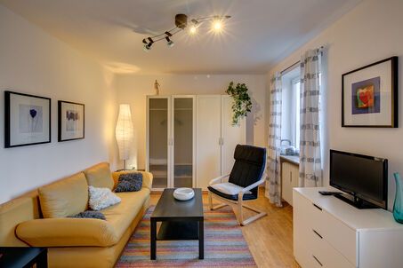 https://www.mrlodge.com/rent/1-room-apartment-munich-nymphenburg-687