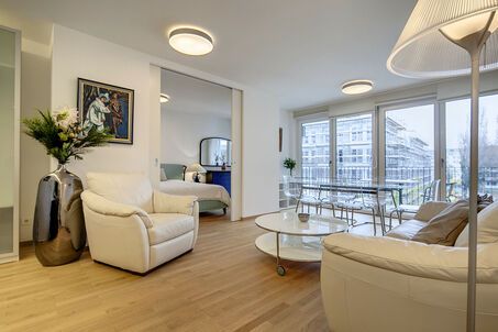 https://www.mrlodge.com/rent/2-room-apartment-munich-gaertnerplatzviertel-7359