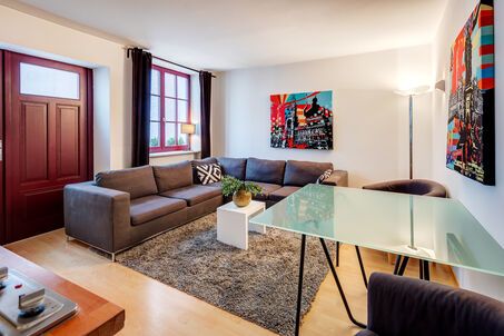 https://www.mrlodge.com/rent/2-room-apartment-munich-maxvorstadt-7510