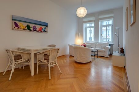 https://www.mrlodge.com/rent/2-room-apartment-munich-schwabing-7732