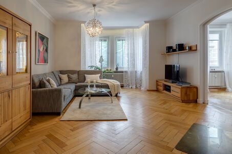 https://www.mrlodge.com/rent/4-room-apartment-munich-maxvorstadt-7749