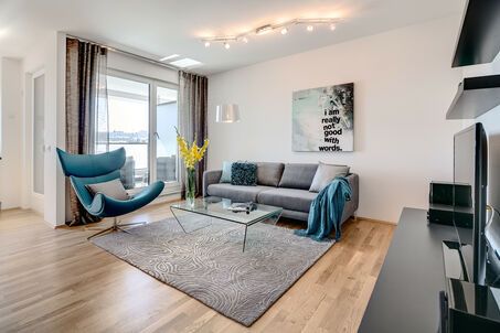 https://www.mrlodge.com/rent/2-room-apartment-munich-nymphenburg-8090