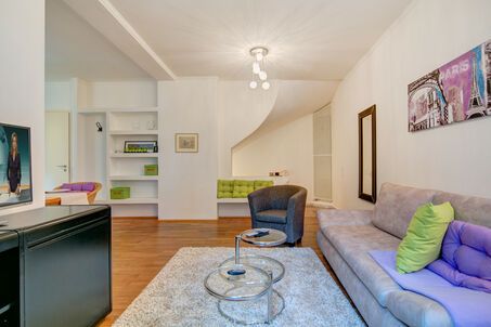 https://www.mrlodge.com/rent/2-room-apartment-munich-schwabing-8176