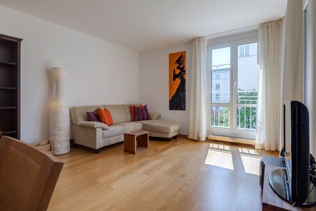 https://www.mrlodge.com/rent/2-room-apartment-munich-neuhausen-8232