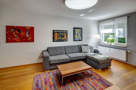 https://www.mrlodge.com/rent/3-room-apartment-munich-bogenhausen-8348