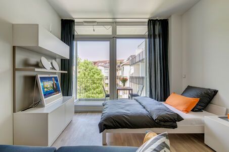 https://www.mrlodge.com/rent/1-room-apartment-munich-bogenhausen-8621