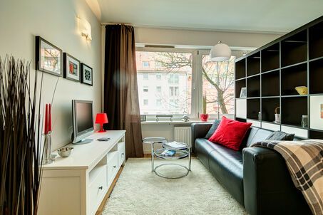 https://www.mrlodge.com/rent/1-room-apartment-munich-neuhausen-8632