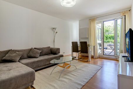 https://www.mrlodge.com/rent/2-room-apartment-munich-neuhausen-8702