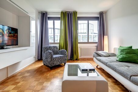https://www.mrlodge.com/rent/2-room-apartment-munich-maxvorstadt-8779