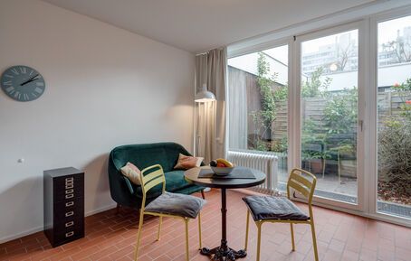https://www.mrlodge.com/rent/1-room-apartment-munich-olympiadorf-8844