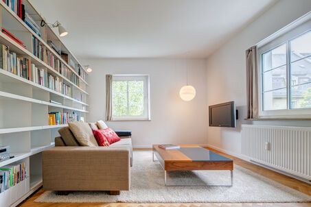 https://www.mrlodge.com/rent/4-room-apartment-munich-neuhausen-8959