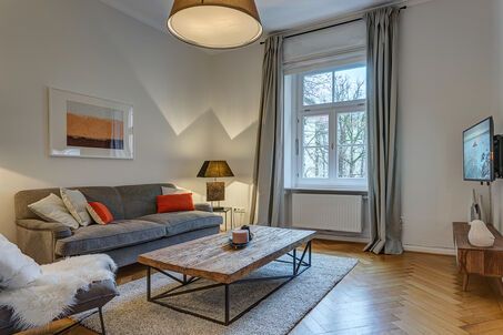 https://www.mrlodge.com/rent/2-room-apartment-munich-schwabing-9021