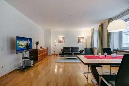 https://www.mrlodge.com/rent/3-room-apartment-munich-altstadt-9137