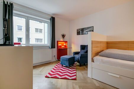 https://www.mrlodge.com/rent/1-room-apartment-munich-glockenbachviertel-9181