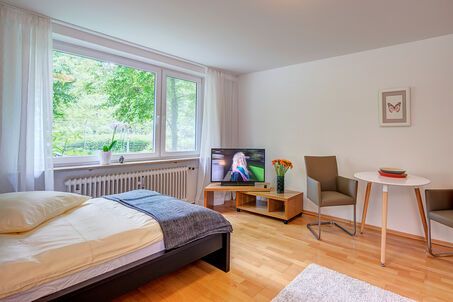 https://www.mrlodge.com/rent/1-room-apartment-munich-schwabing-9523